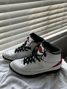 Nike Air Jordan 2 Retro “Chicago” White/Black/Red Men’s Size 8.5 – No Box